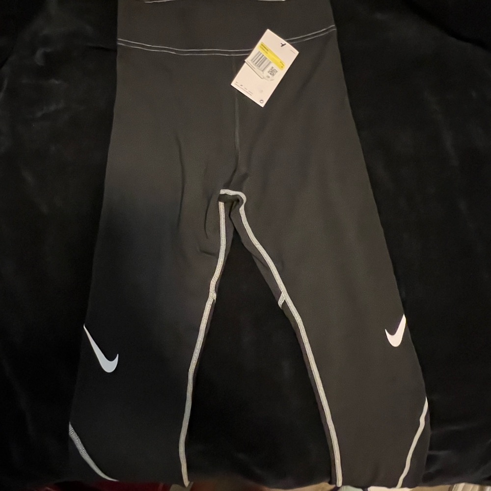 NWT Nike Leggings